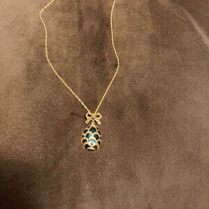Vintage Avon Gold and Green Pendant with Gold Chain (C)
